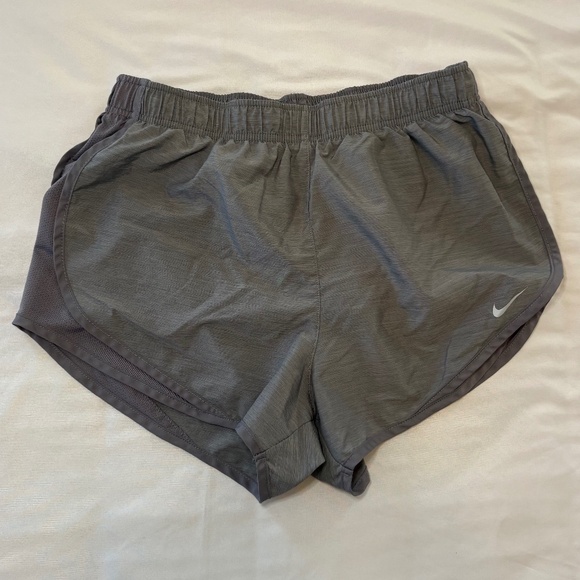 Nike Dri-Fit Gray Running‎ Shorts Size Medium - Picture 1 of 8